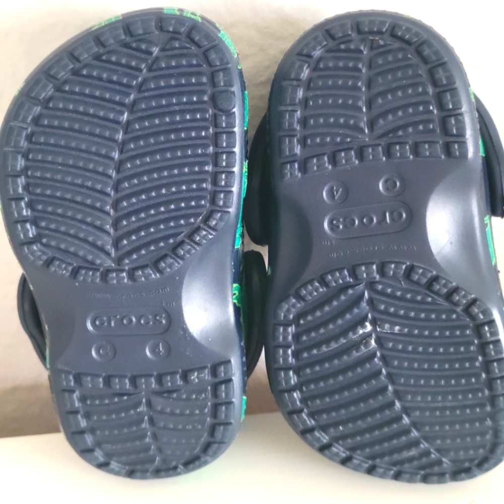 Crocs - Picture 2 of 5